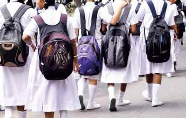 புதுச்சேரியில் பள்ளிகளுக்கு கோடை விடுமுறை தொடங்கியது