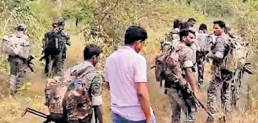 J'khand villagers hunt for Maoists