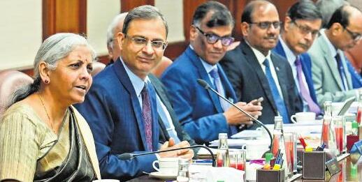 'Govt, RBI together on major issues'