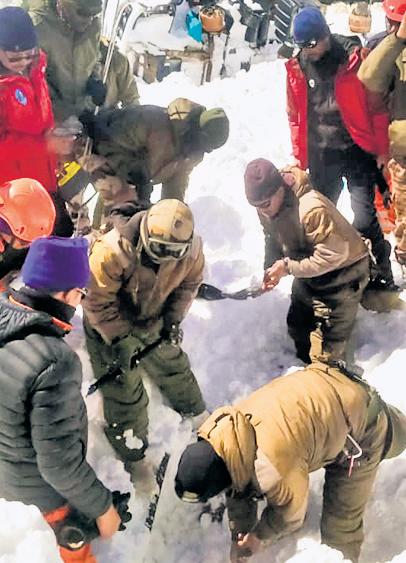 U'Khand Avalanche Toll Rises To 8, Rescue Act Over