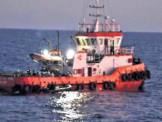 ₹33cr hashish oil seized from boat, nine held