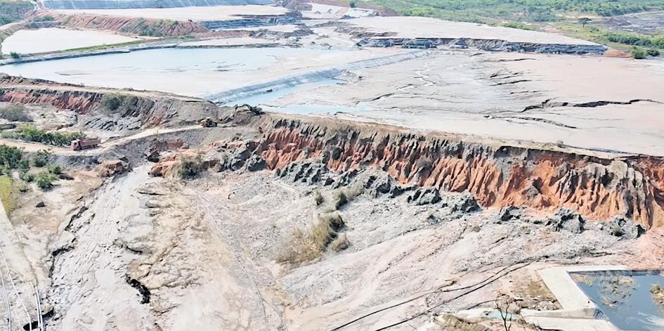 River died overnight in Zambia after acidic waste spill at China-run mine