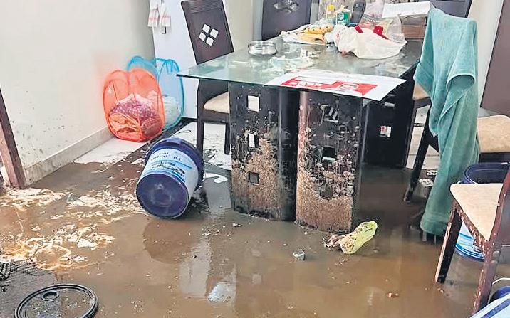 'Sanitary workers' ransack Savukku Shankar's home