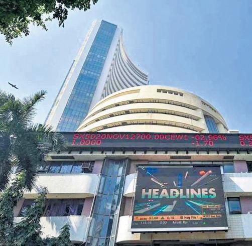 Investors Lose ₹11 Lakh Cr as Market Falls on US Trade Policy