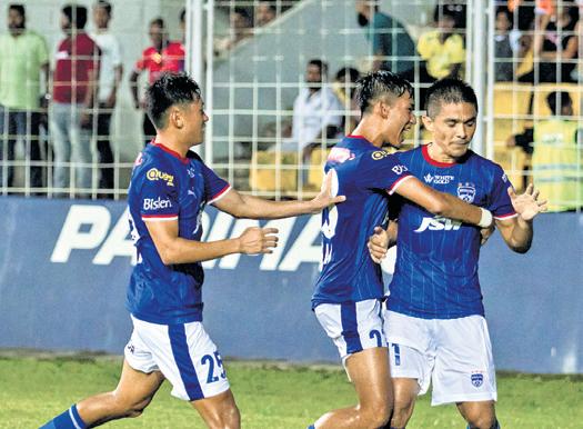 Chhetri Scores Late to Put BFC in ISL Final