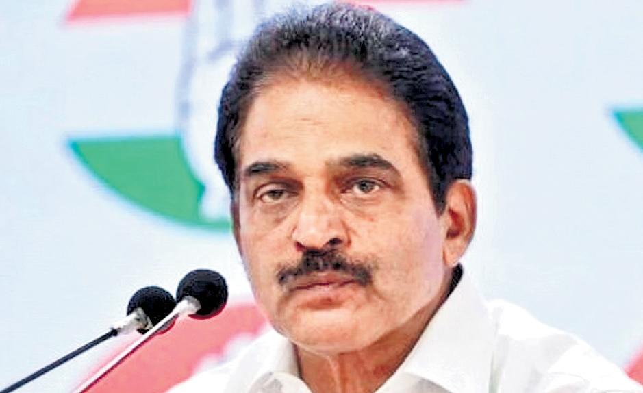 Cong Takes to Mahatma at AICC Gujarat Session