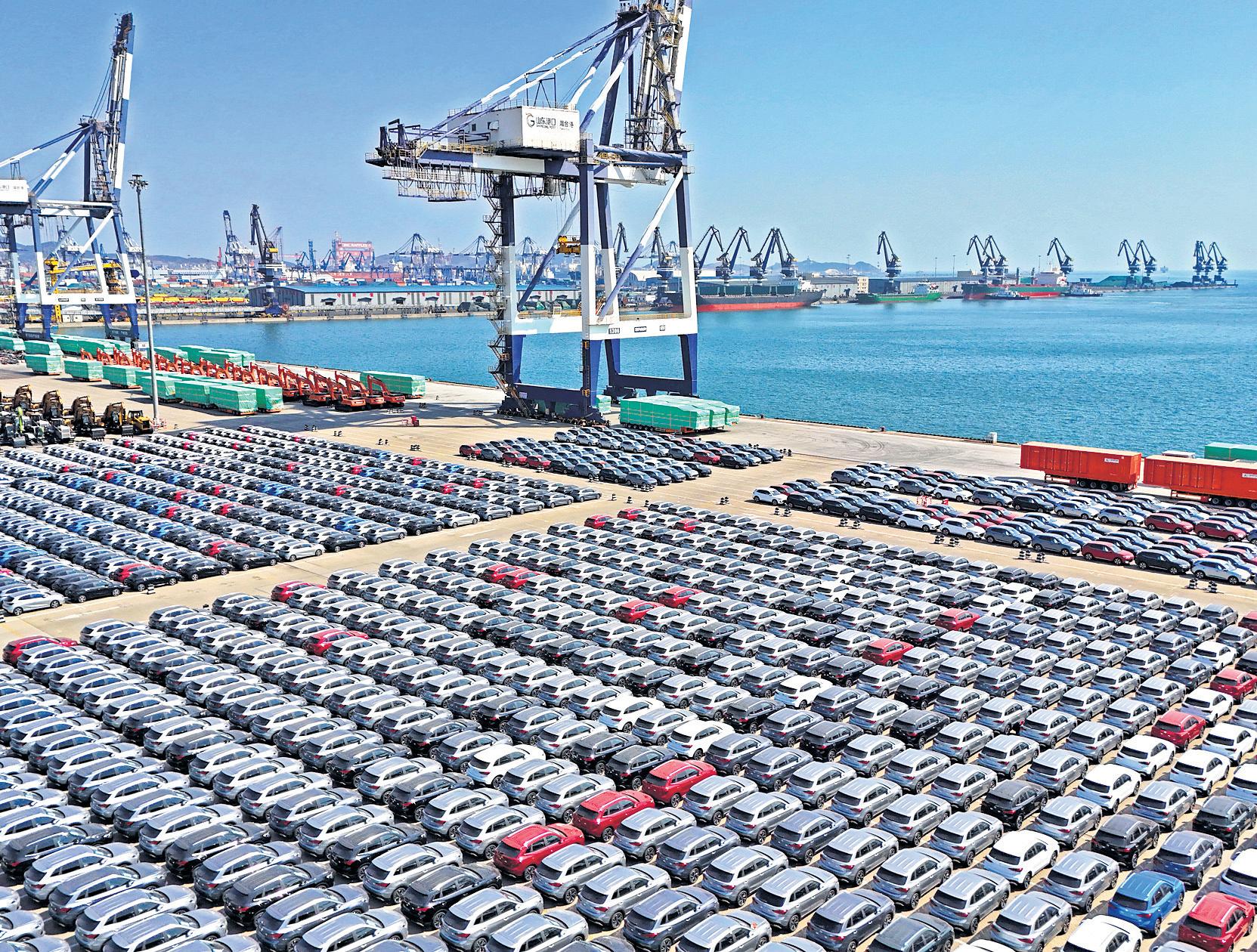 In tit-for-tat, China increases levy on imports from the US to 125%