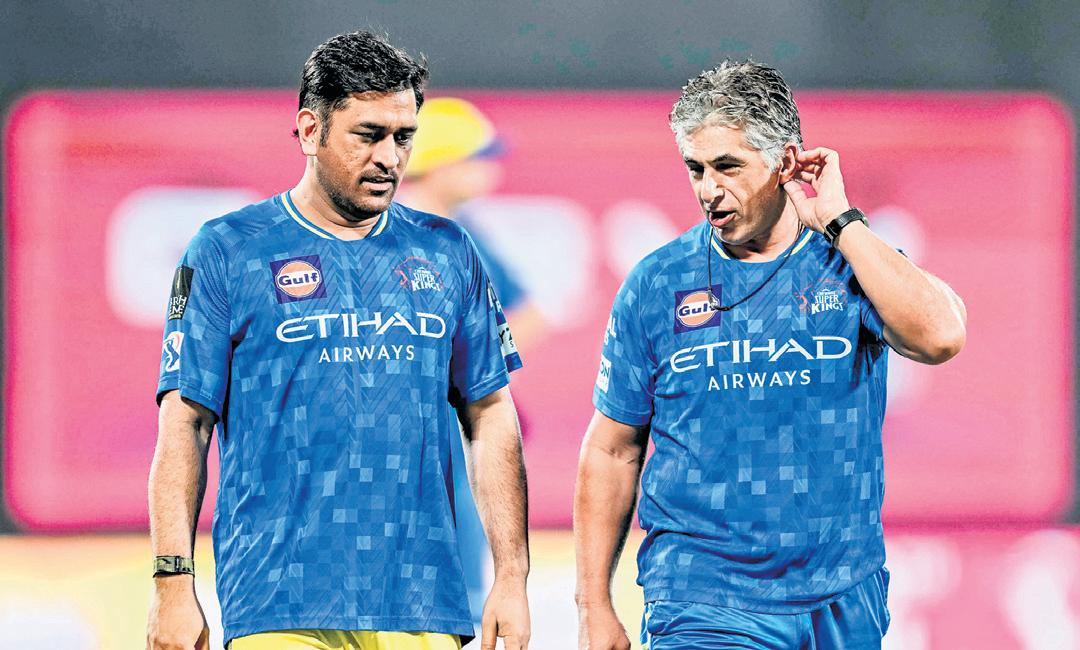 Crunch hour: Spotlight on Dhoni