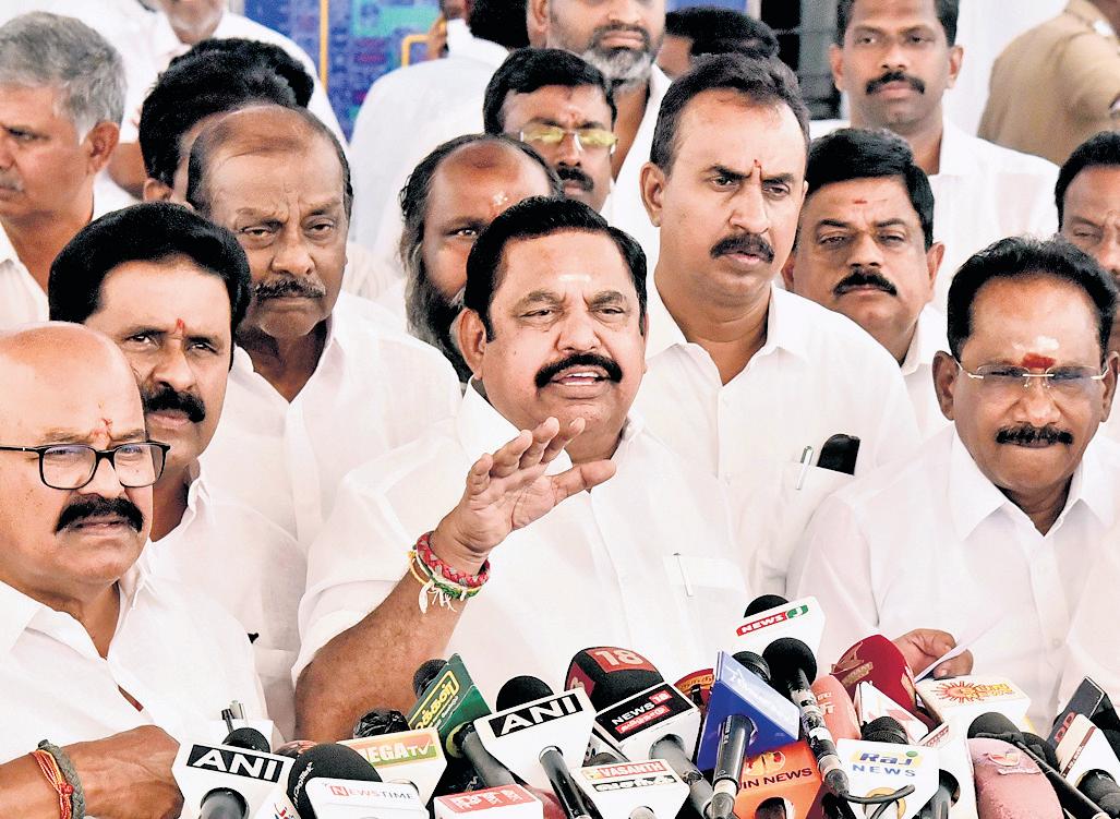 After meltdown, AIADMK-BJP T'ppur units put up a joint show