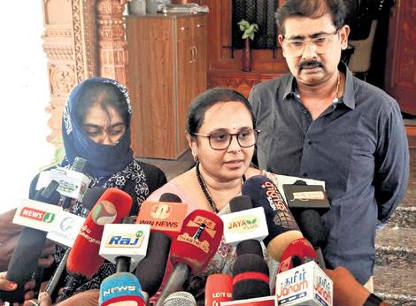 Iruttu Kadai' Scion Files Dowry Harassment Complaint