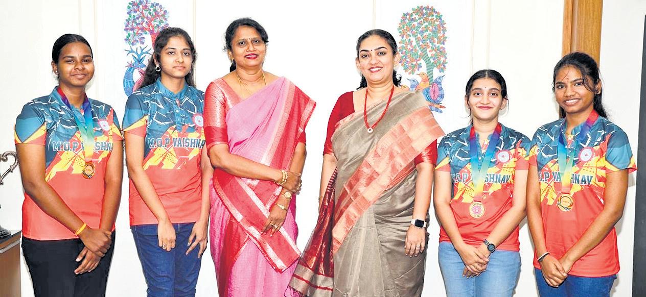 MOP'S CHESS CHAMPS WIN BIG