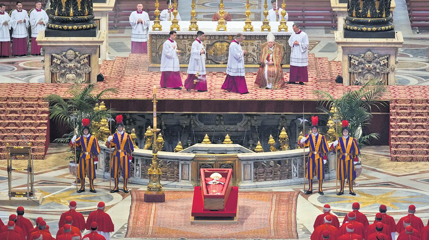 Pope Lies in State at St. Peter's Basilica for Public Mourning