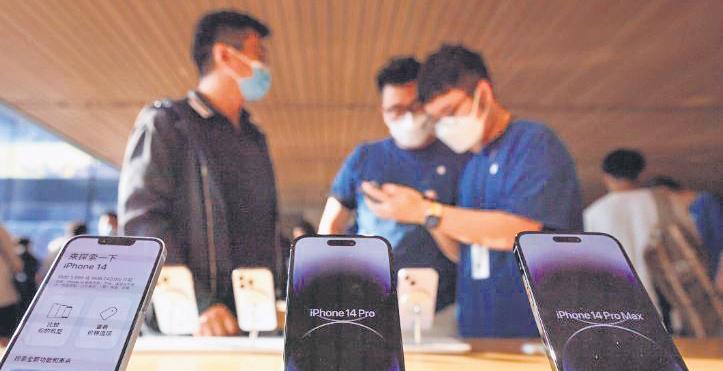 Apple to Make All iPhones in India by '26