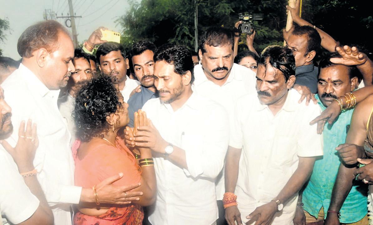 Wall caves in after 1-hr rain; Seven killed in Vizag temple