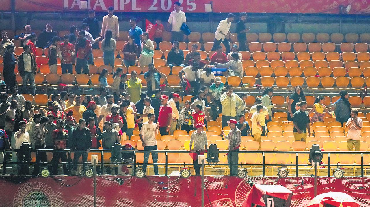 Blackout, Evacuation as IPL Future Uncertain