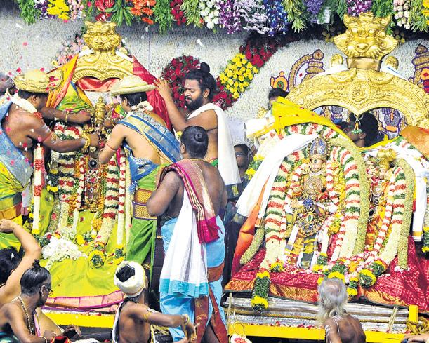 Thousands witness celestial wedding in Madurai