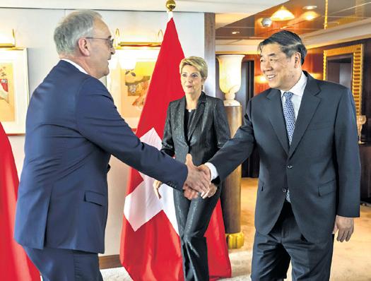 Officials from US, China Hold Tense Talks in Geneva