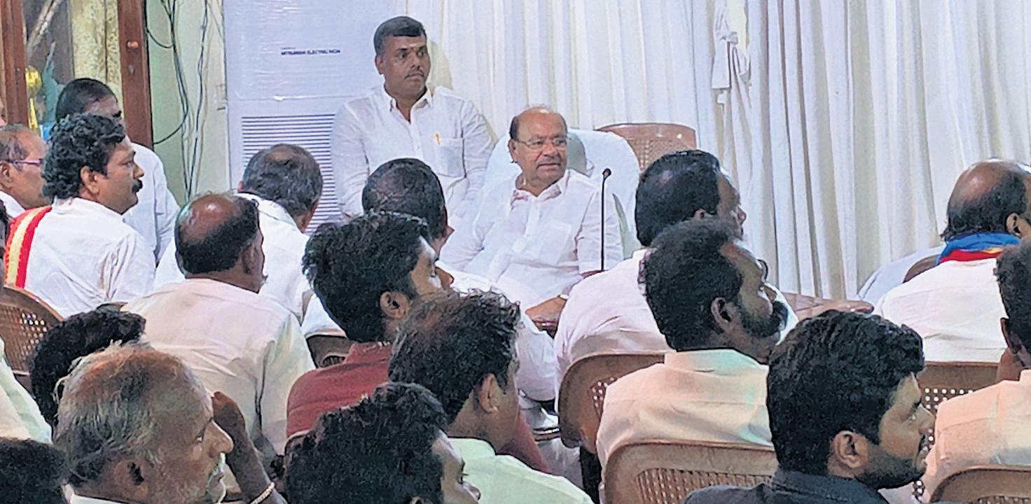 Son seems to have upper hand as PMK secys skip meet called by Ramadoss