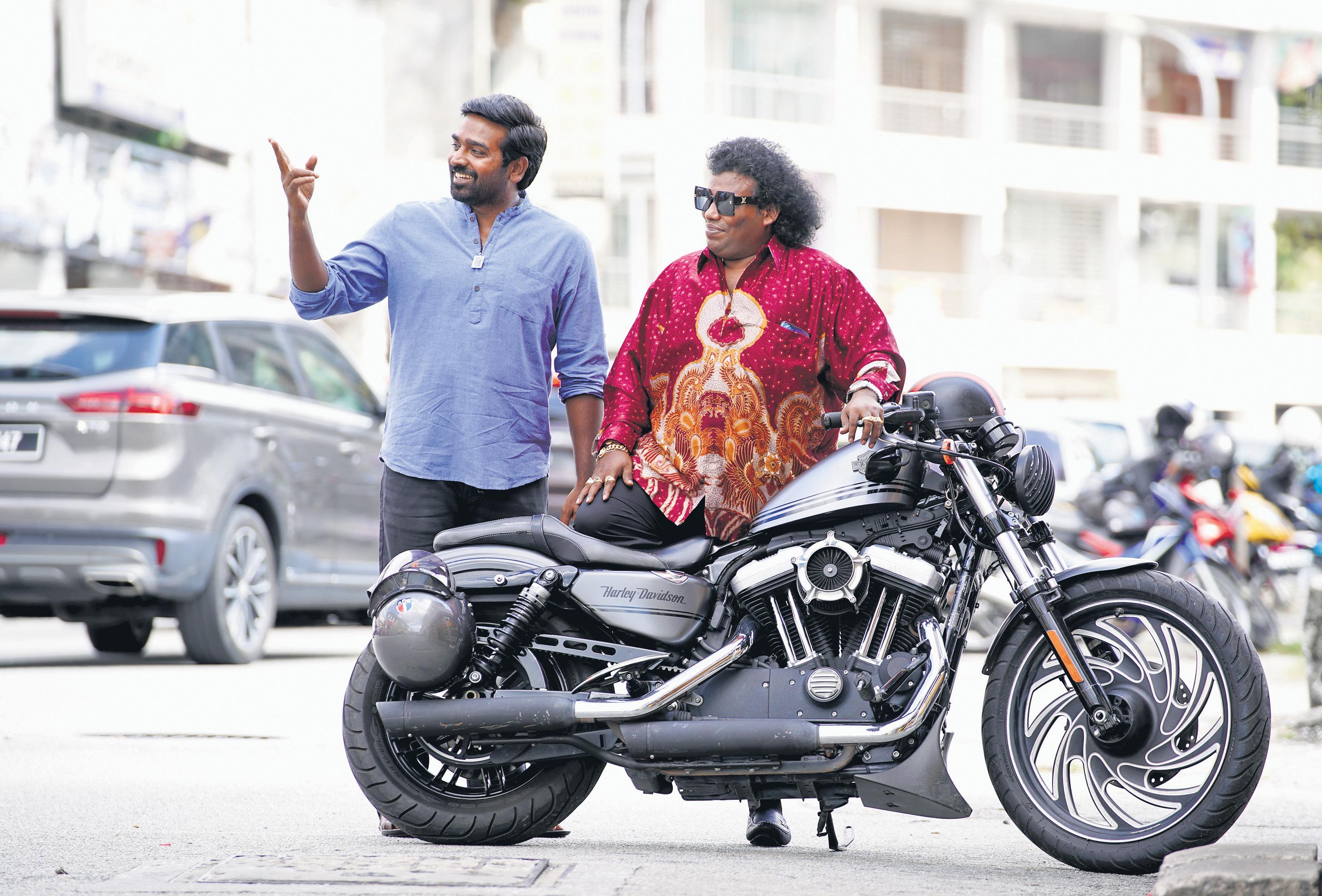 VJS, YOGI BABU DELIVER THE LAUGHS IN THIS CHAOTIC AND CONVENIENT CAPER