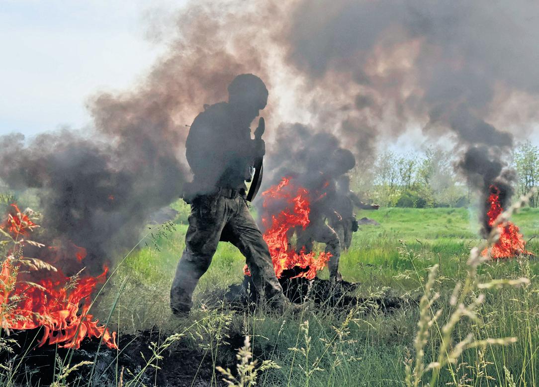 Russia Seizes Border Villages of Ukraine as Its Bombing Tapers Off