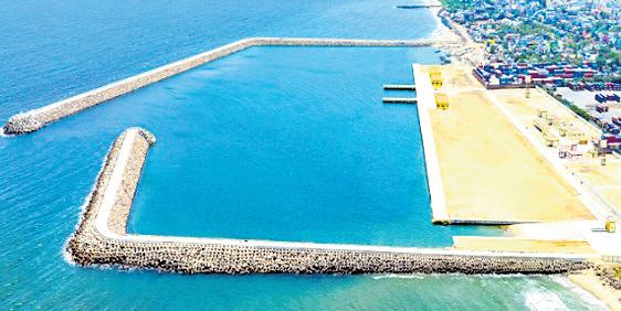 CM Inaugurates India's First Exclusive Tuna Fishing Harbour in City