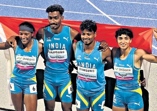 Gold in 4x400m mixed relay for India on rainy day, Chithravel bags silver