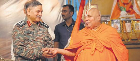 Army Chief goes to visit seer in MP, told to bring PoK as 'guru dakshina'