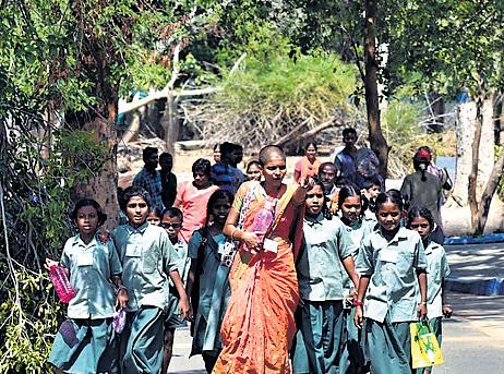 Now, Two Cops to Accompany Girls in Gujarat School Trips for Student Safety