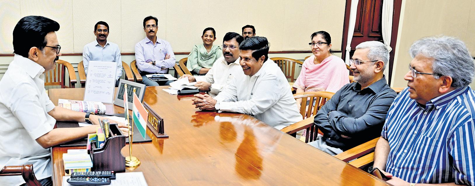 Panel on Centre-State Relations Holds First Meeting, Calls on CM