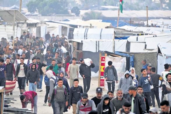 Hamas Says Israeli Fire at Aid Camp Kills 27; 90 Hurt