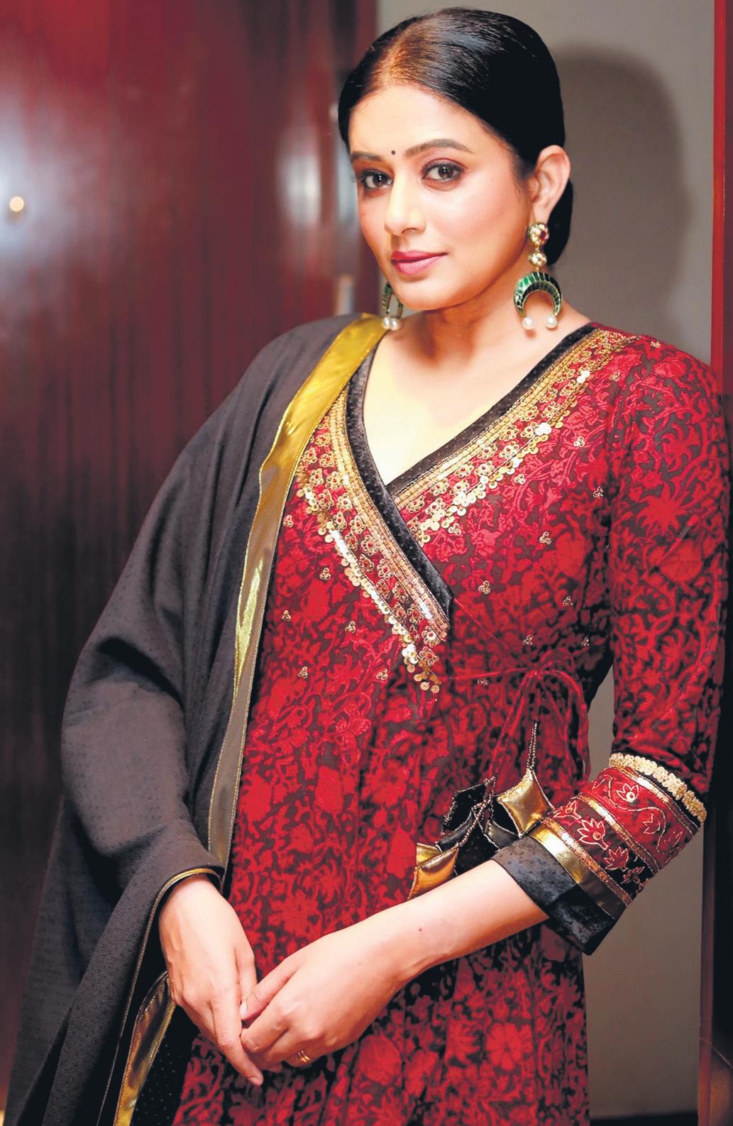 Priyamani's upcoming webseries titled Good Wife