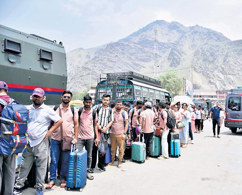 Encounter Breaks Out in J&K Hours Before Pilgrims Embark on Amarnath Yatra