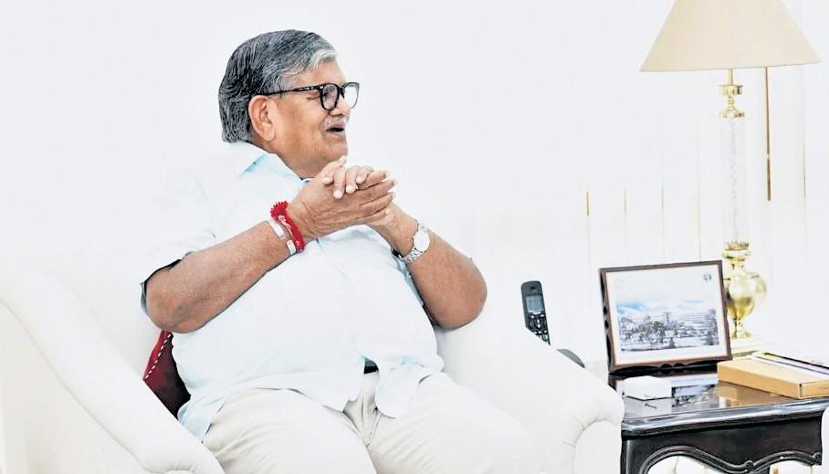 Don't confront, consult with state govts