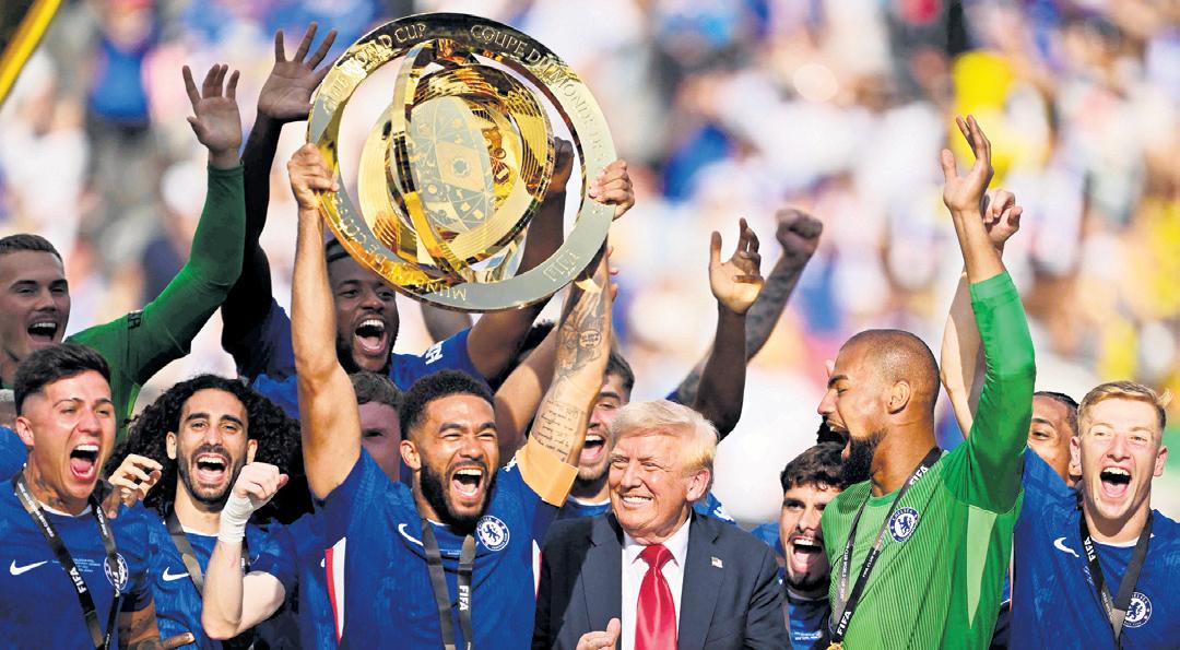 Palmer scores twice as Chelsea beat PSG 3-0 to win 2nd world title