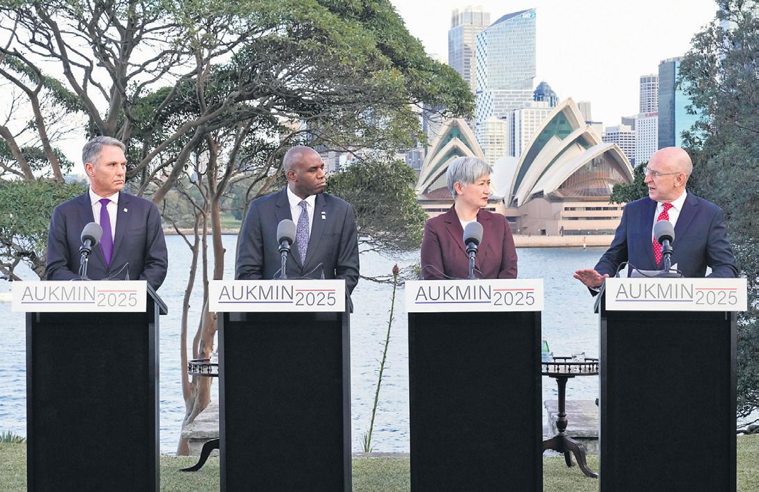 Britain, Australia to sign 50-yr nuke submarine treaty