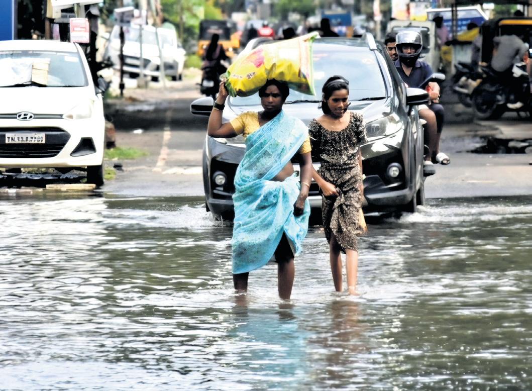 Overnight 8.66 cm rainfall leaves city residents knee-deep in trouble