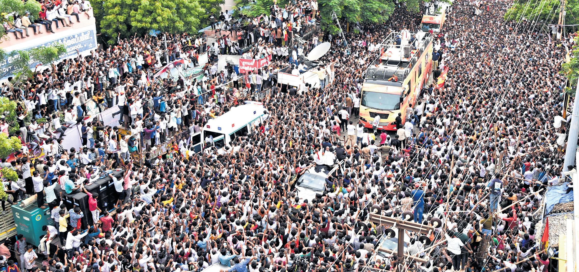 Vijay's supporters delay debut rally by 5 hrs, bring city to halt