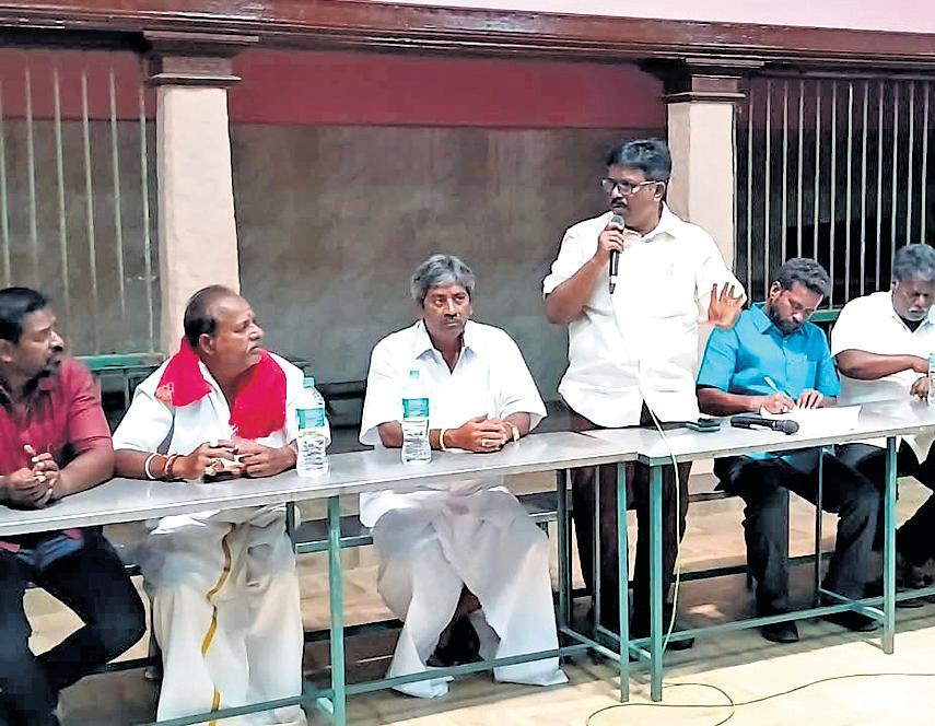 Humiliation of municipal staff: All-party meet in Tindivanam seeks speedy action
