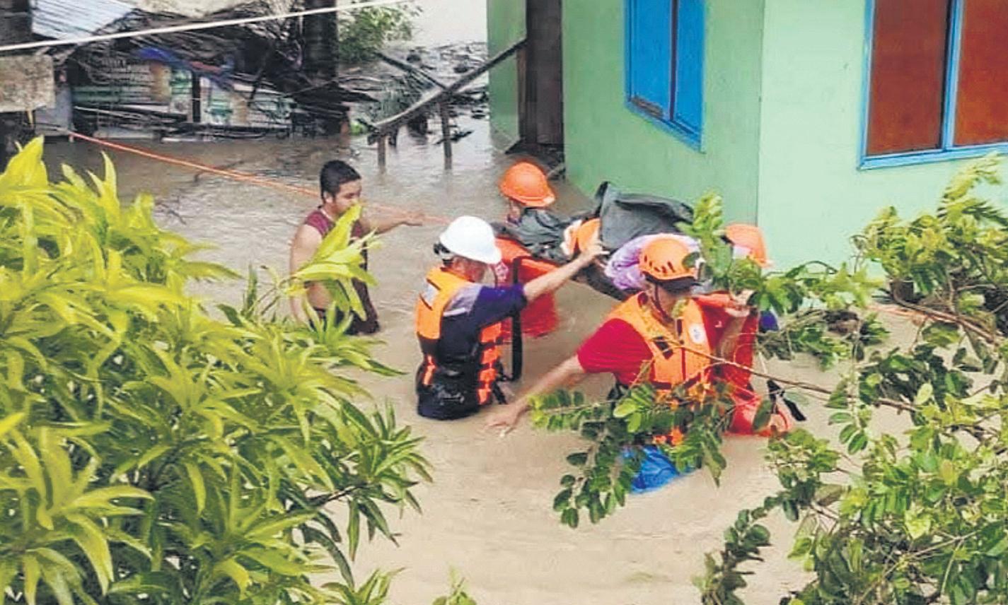 Tropical storm Bualoi kills 10, forces 433,000 evacuations in Philippines