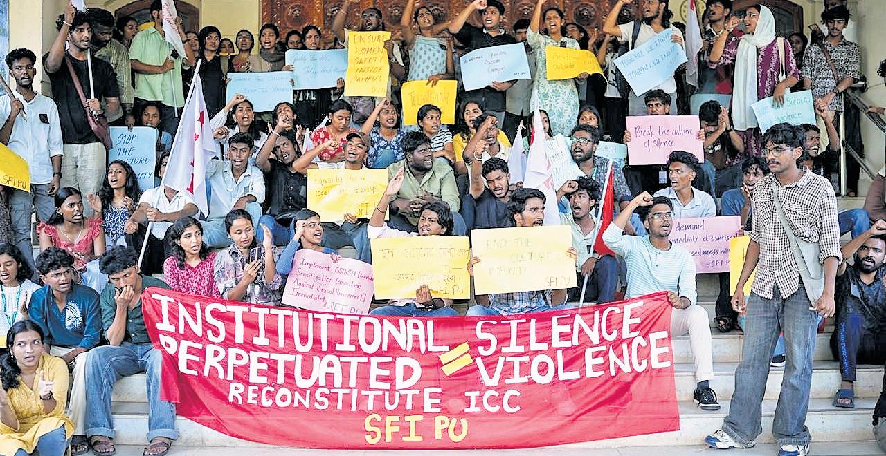 Pondy univ stir over harassment charge against faculty turns violent, 18 arrested
