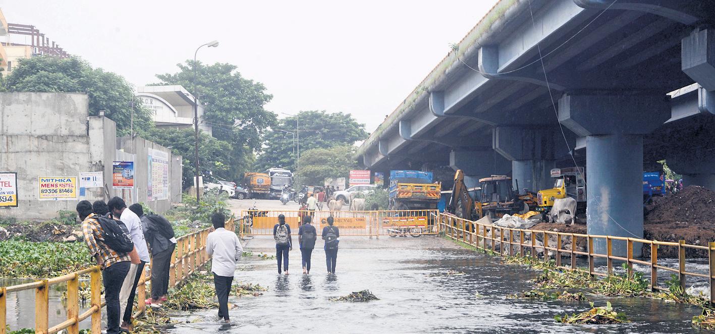 Poondi discharge hits 9,500 cusecs, flood alert for 30 villages along Kosasthalaiyar