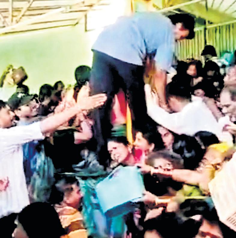 Nine killed in AP temple stampede