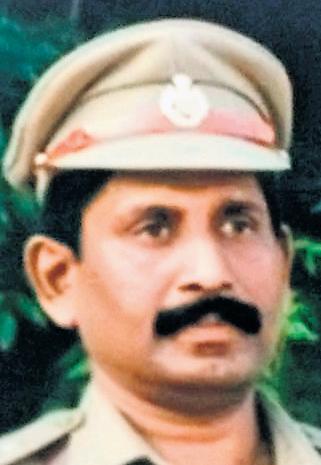 Dhoni's suit: Ex-IPS officer's plea dismissed