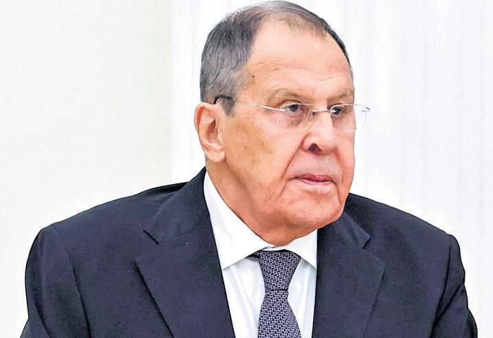 Lavrov accuses US of losing grip on Zelenskyy & NATO