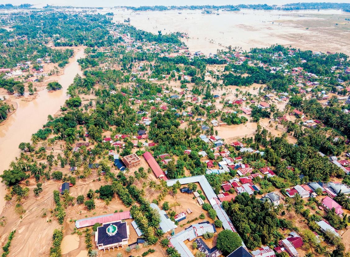 Toll in Southeast Asia floods tops 300