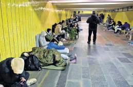 Russian attacks kill 3 in Kyiv