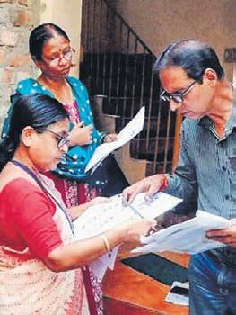 EC pulls up officials for not setting up booths in pvt housing societies