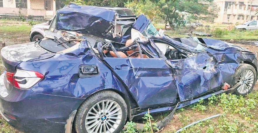 Student dies as car rams parked lorry