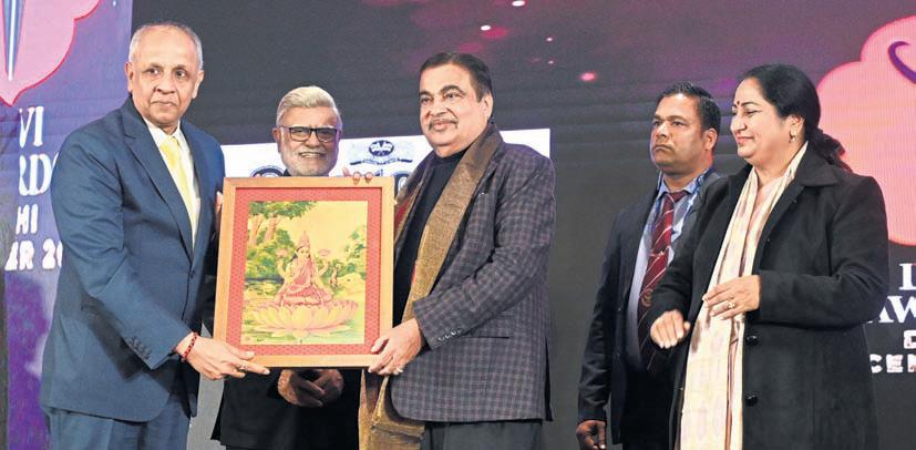 STORIES OF GRIT TAKE CENTRESTAGE AT DEVI AWARDS