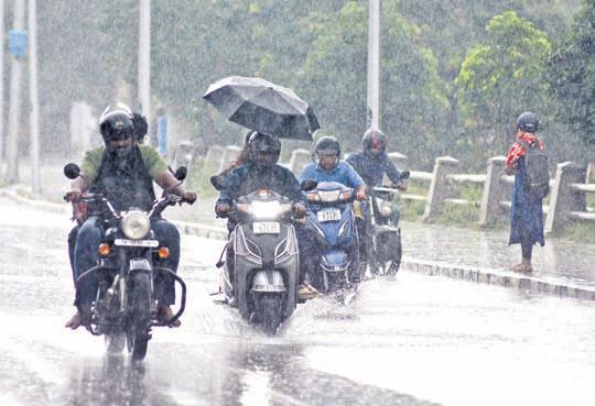 State receives moderate showers; sporadic rain in city likely till Dec 31